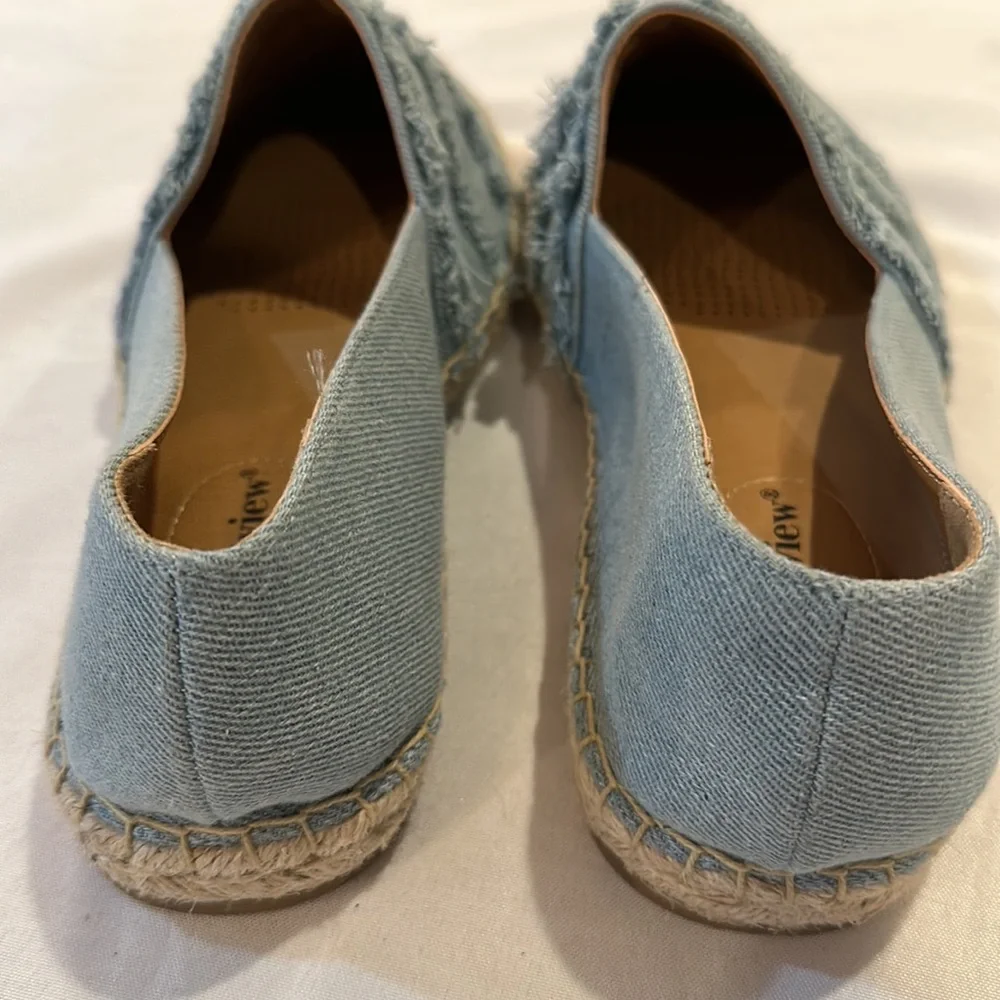 Comfort View frayed jean espadrilles, size 8 wide